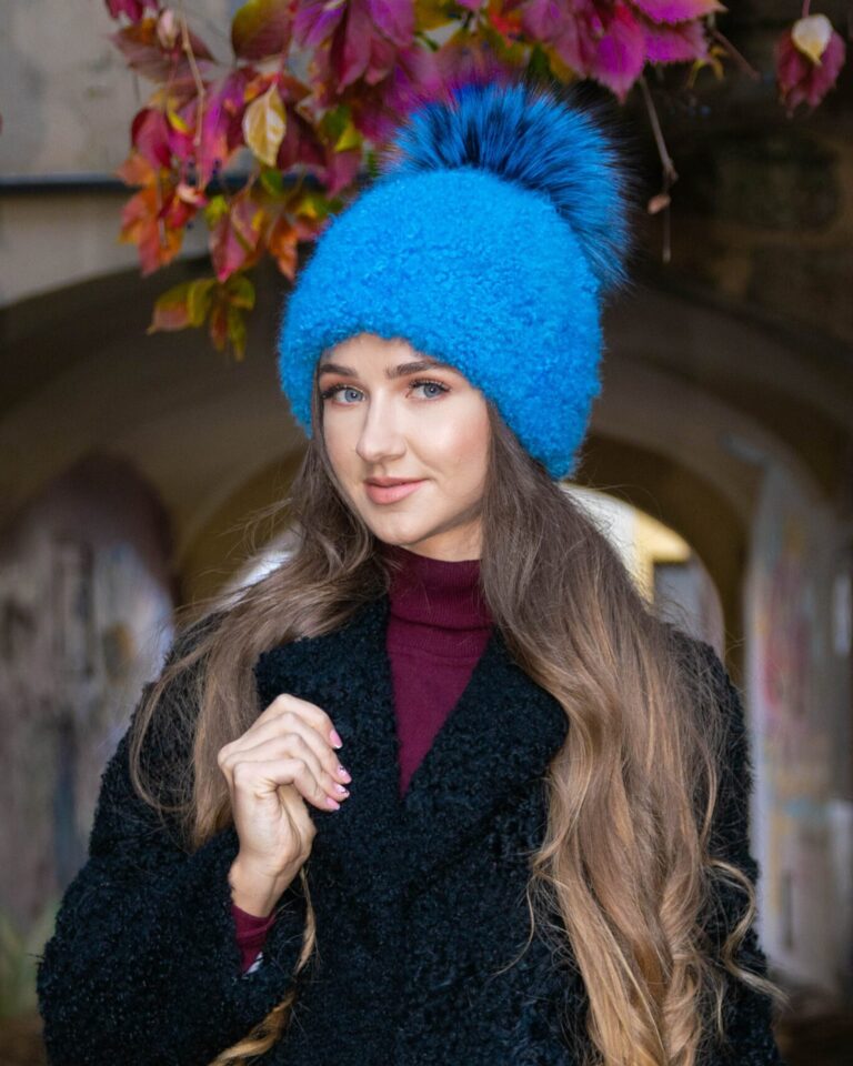 Women's Blue Lamb's Wool Hat with Fox Fur Pom-Pom